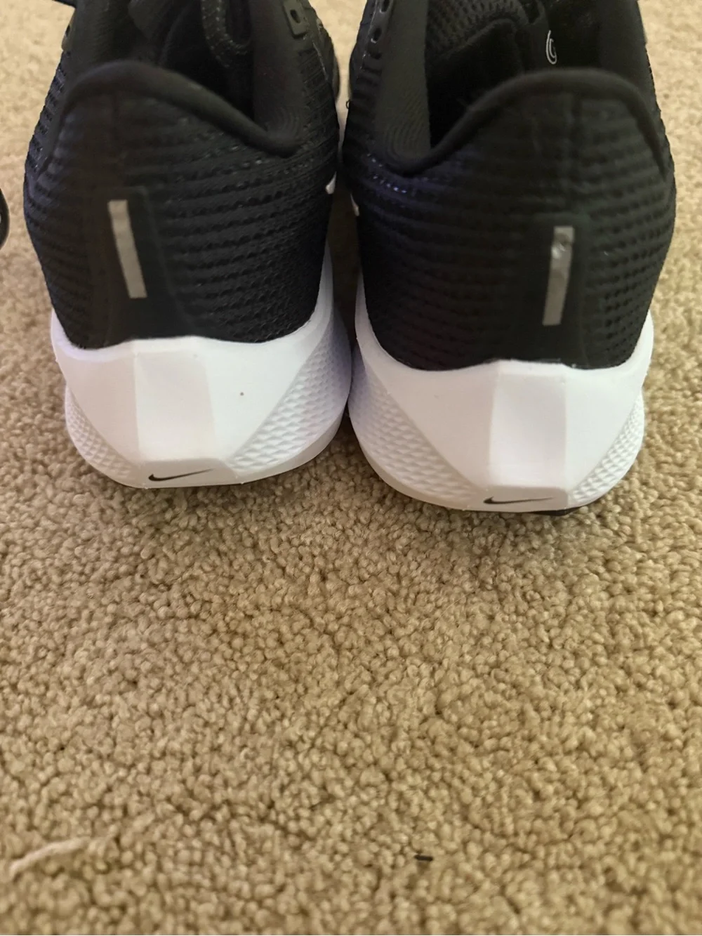 New Women’s Size 5 - Nike Air Zoom Pegasus 40 Black White DV3854 001